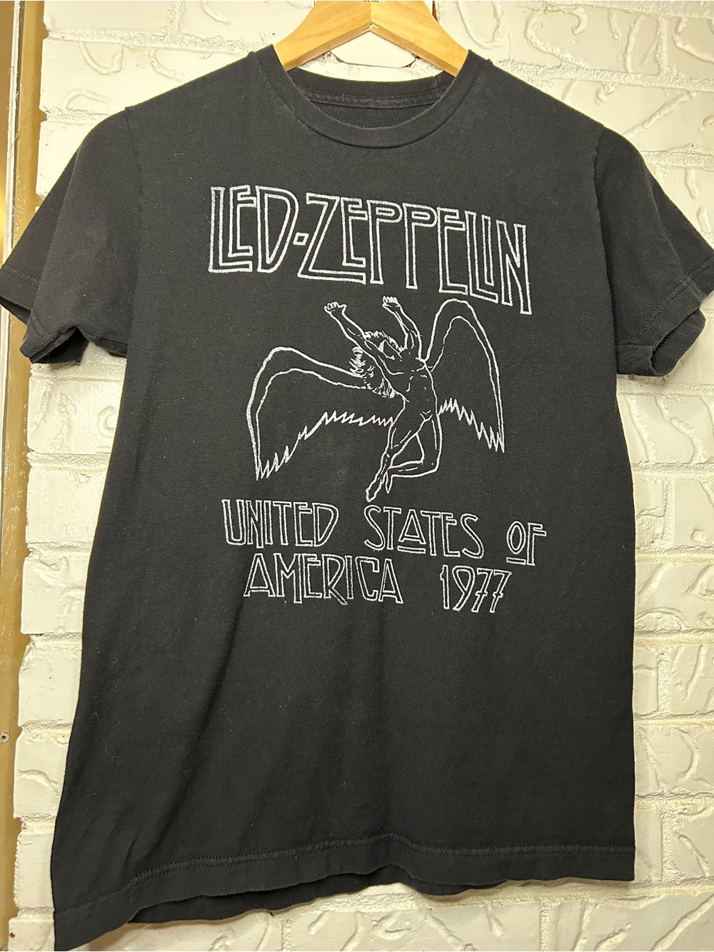 Led Zeppelin - US Tour 1977 Logo Shirt - Size Small